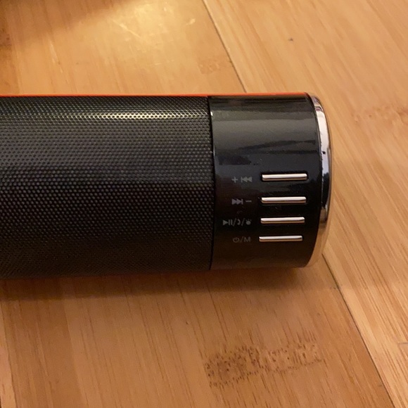 Wireless Bluetooth Speaker  - NWT - Picture 9 of 10